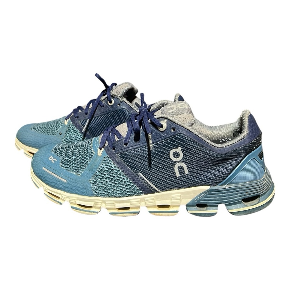 Women’s On Clouds running shoes 7